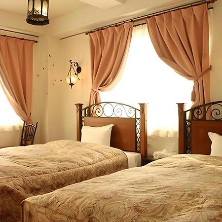 Arabian Art Hotel & Gallery Onjuku Esterno foto