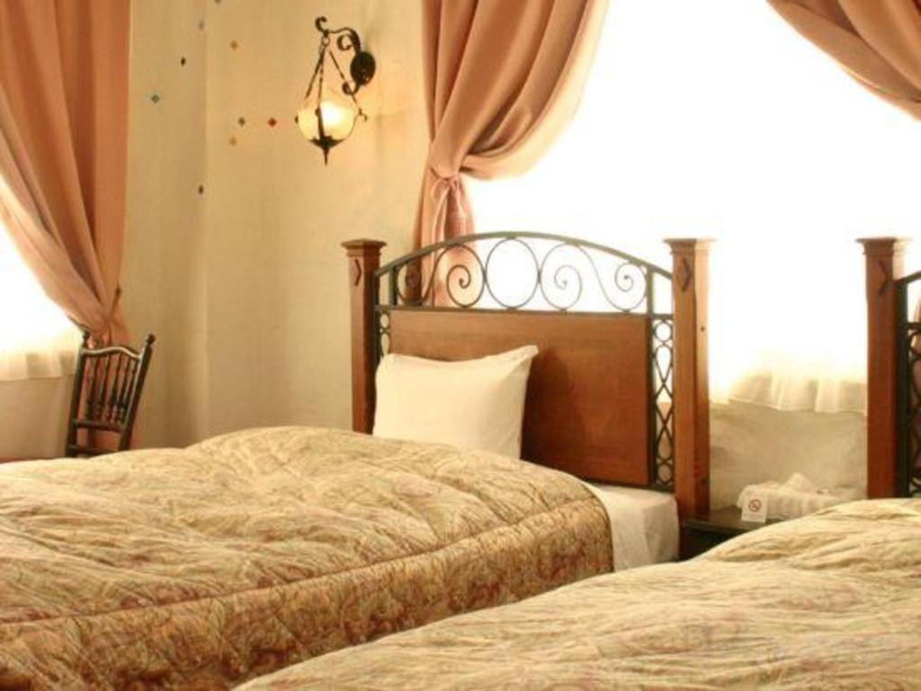 Arabian Art Hotel & Gallery Onjuku Esterno foto