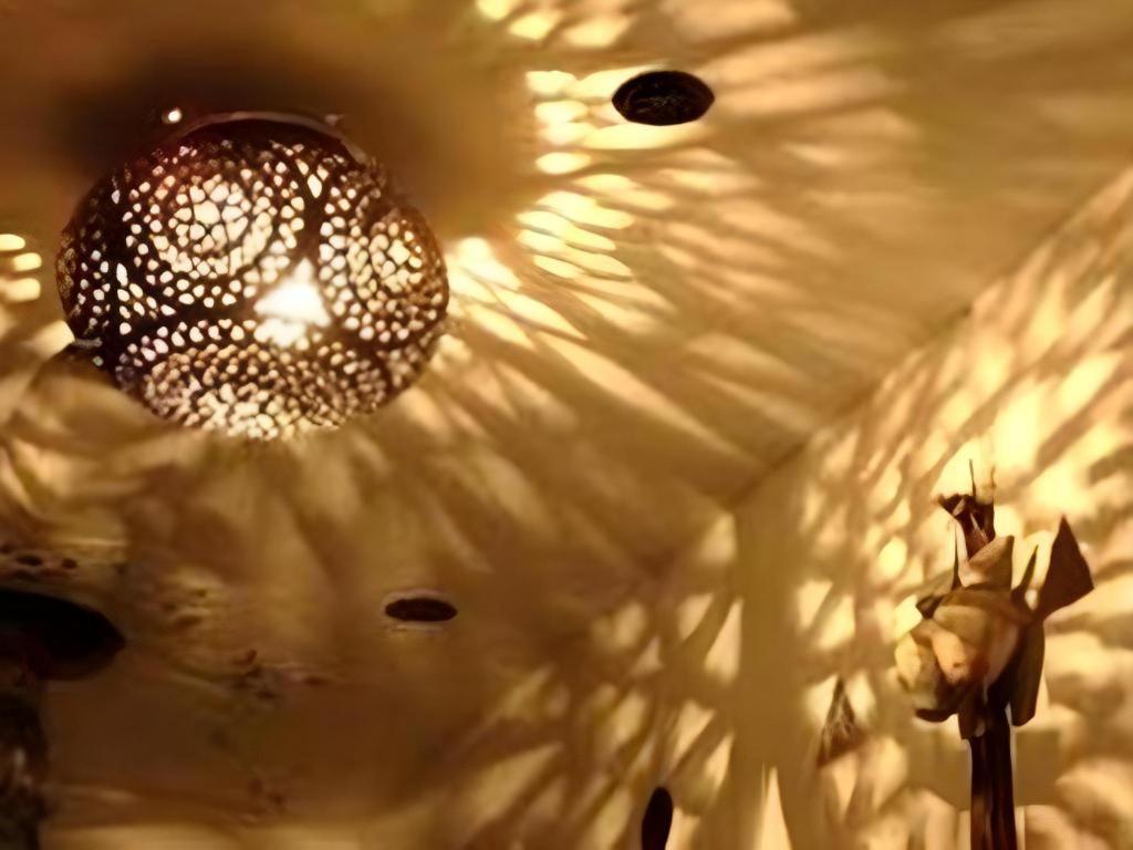 Arabian Art Hotel & Gallery Onjuku Esterno foto