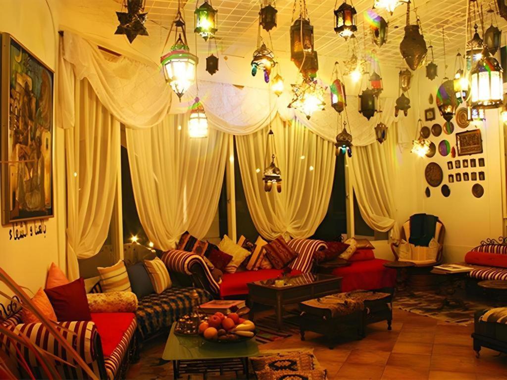 Arabian Art Hotel & Gallery Onjuku Esterno foto