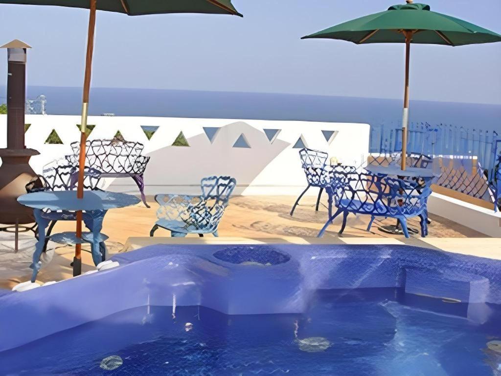 Arabian Art Hotel & Gallery Onjuku Esterno foto