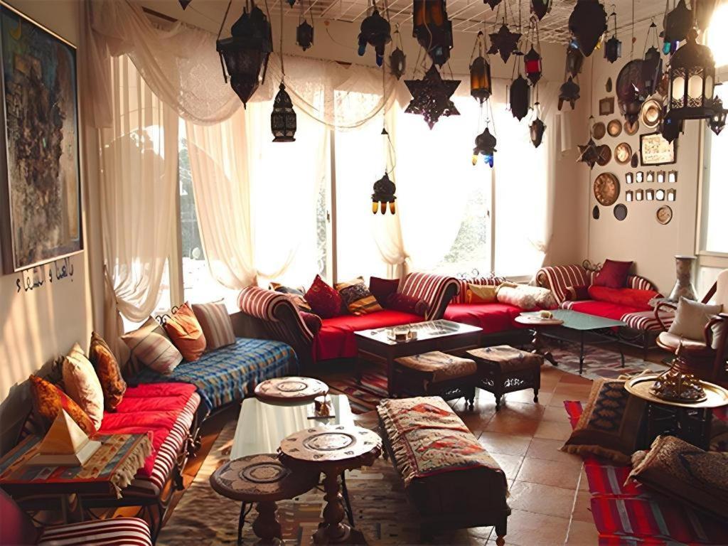 Arabian Art Hotel & Gallery Onjuku Esterno foto