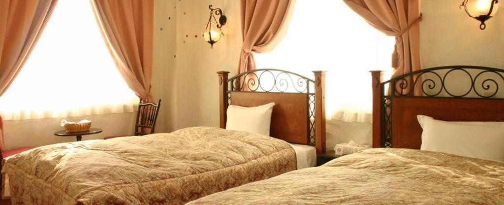Arabian Art Hotel & Gallery Onjuku Esterno foto